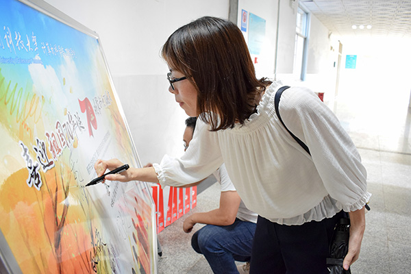 606f11e2d14e40ccadb2106ab5445ead.jpg tapplay官网