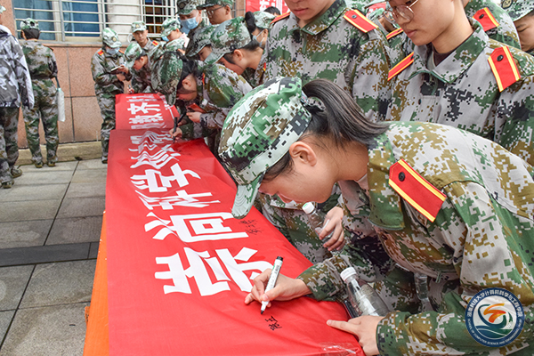 0c5bbff5d85d404c85293d20d09043f9.jpg tapplay官网